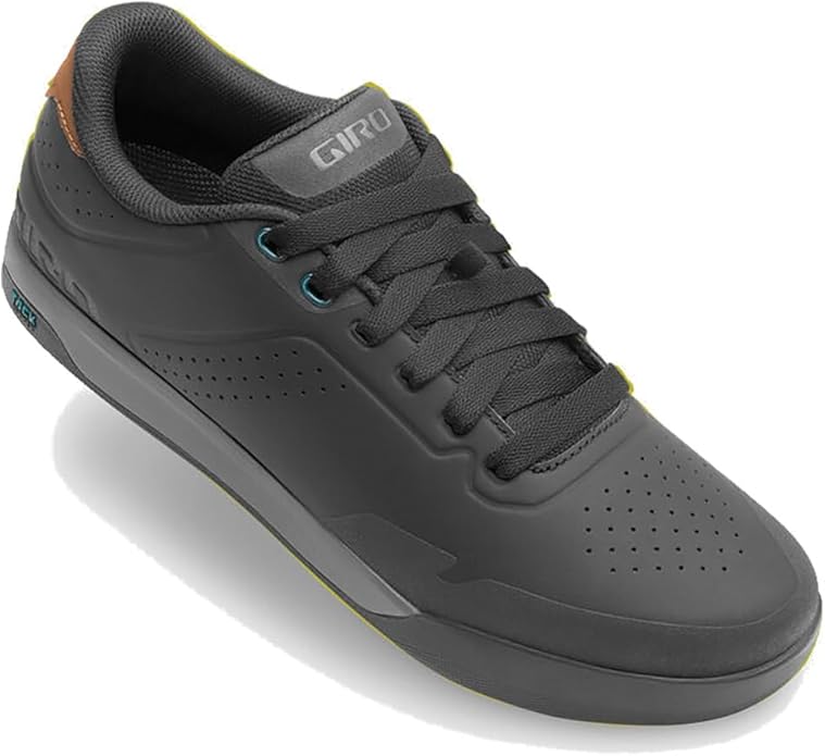 Giro Men's Latch