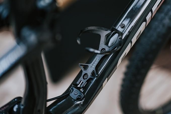 Zefal Pulse L2 Carbon Bottle Cage – Black – Ultralight 18 g Injected Carbon Fiber Design with Top-Load Access, Universal 72–76 mm Fit, 7075 T6 Aluminum Screws Included