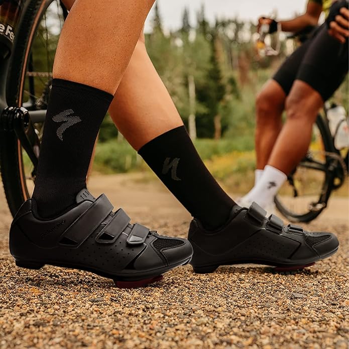 Men's Cycling Shoes – 2 & 3 Bolt Look Delta Cleat Spin Bike Shoes - Compatible with SPD Clips – Perfect for Indoor & Outdoor Road Cycling