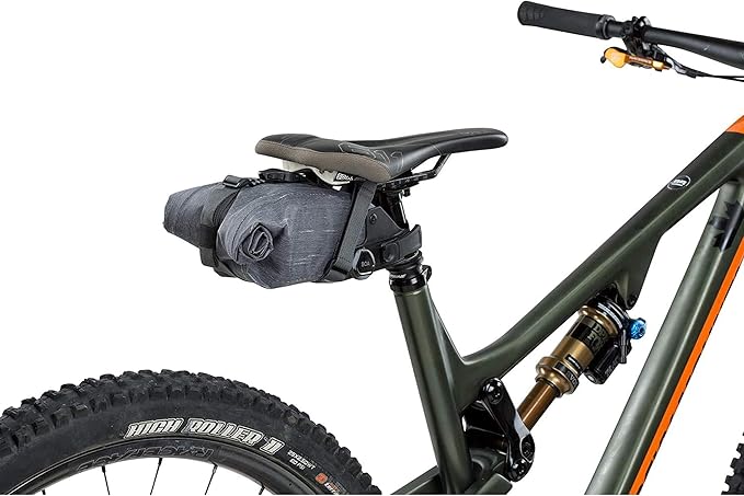 EVOC SEAT BAG TOUR saddle bag, Bicycle frame bag for more storage space on the seat post (size: M, 0.7 L storage space, abrasion-resistant, water-repellent, Hypalon reinforcement), Carbon Grey