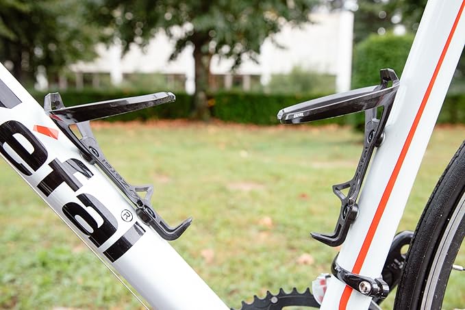 Zefal Pulse L2 Carbon Bottle Cage – Black – Ultralight 18 g Injected Carbon Fiber Design with Top-Load Access, Universal 72–76 mm Fit, 7075 T6 Aluminum Screws Included