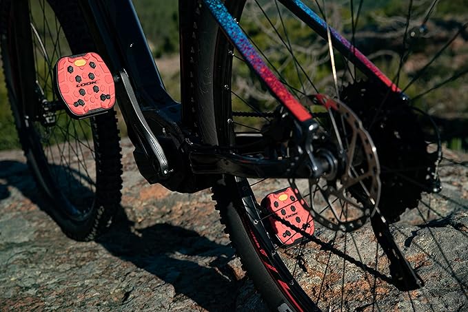 LOOK Cycle - Geo Trail Grip Bike Pedals - Flat Pedals - MTB Bike Pedal - Black, Red, Lime, Camo