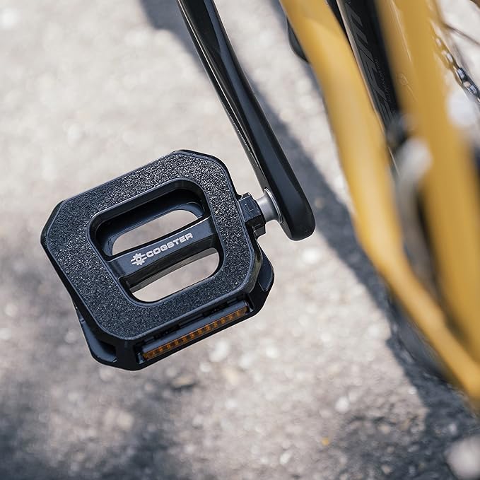 Grid Bike Flat Pedals with Sandpaper Grip Surface and reflectors for MTB, Road Bikes, City Bikes, Touring Bikes, Folding Bikes