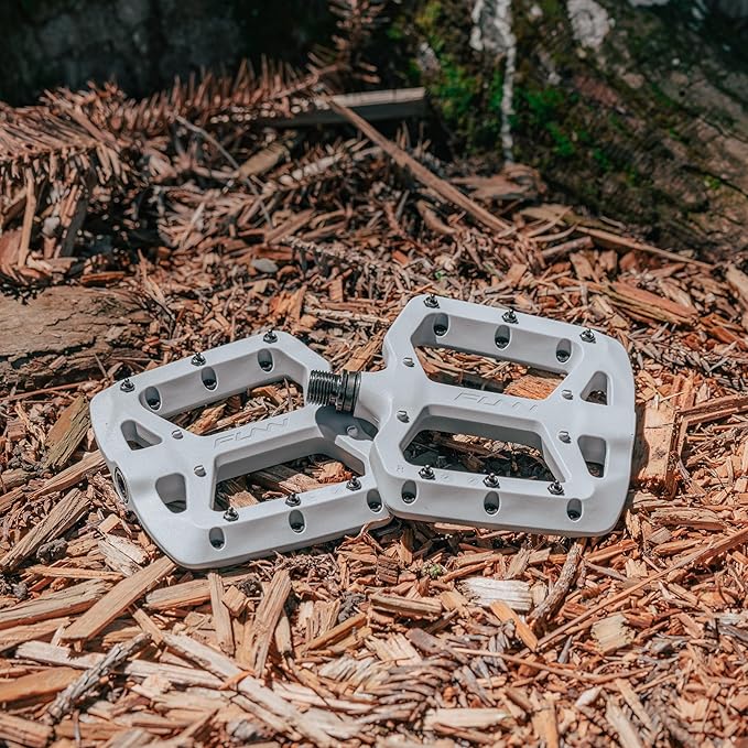 Funn Taipan Glass Fiber Reinforced Thermoplastic Bike Pedals with 9/16-inch CrMo Axles and Shin-Friendly Pins for MTB/BMX/Urban/Gravel Riding