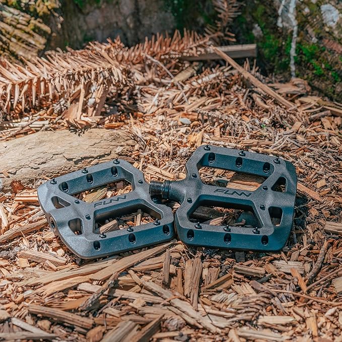 Funn Taipan Glass Fiber Reinforced Thermoplastic Bike Pedals with 9/16-inch CrMo Axles and Shin-Friendly Pins for MTB/BMX/Urban/Gravel Riding