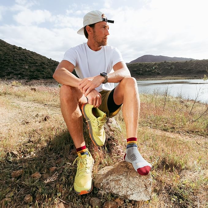 Darn Tough Men's Run 1/4 Ultra-Lightweight with Cushion Sock (Style 1040)